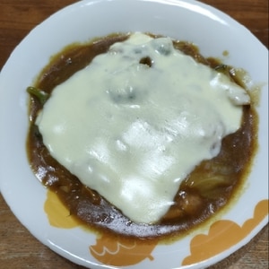 残ったカレーで☆とろとろ卵とチーズの焼きカレー